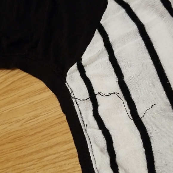 💥3/$10💥 Splash Hi-Lo Striped Short Sleeve Raglan Tee with Pocket - Picture 13 of 13